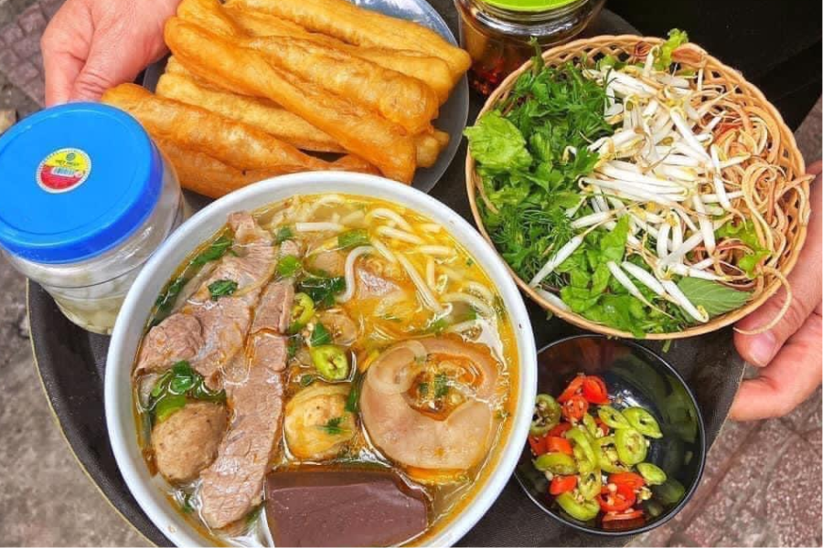 Bún bò Huế Cố Đô – tô bún bò cay nồng, thơm đậm vị miền Trung