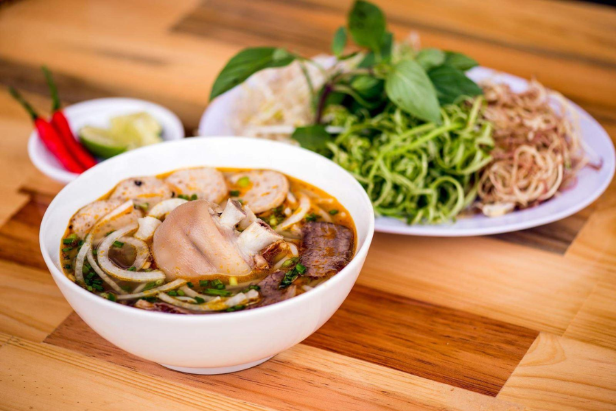 Bún ngon Lý Tự Trọng – món bún bò, bún riêu đậm vị khó quên